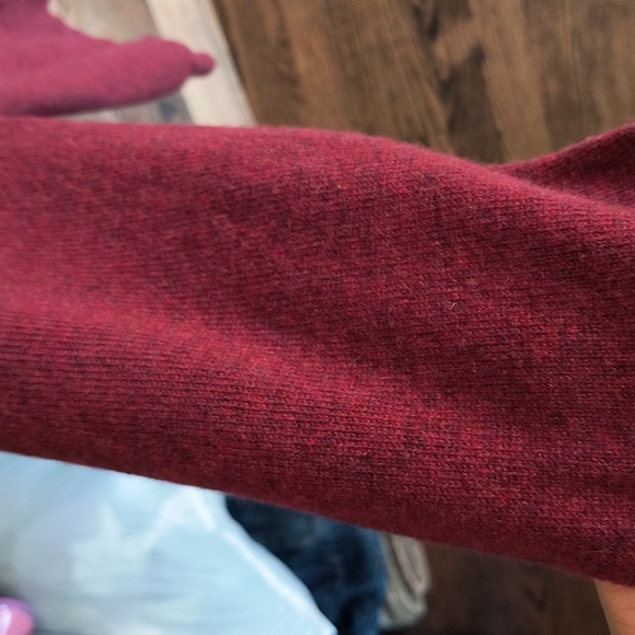 Saks Fifth Avenue Deep Red 100% Cashmere Crew Neck Sweater Sz Large Men - Picture 7 of 16